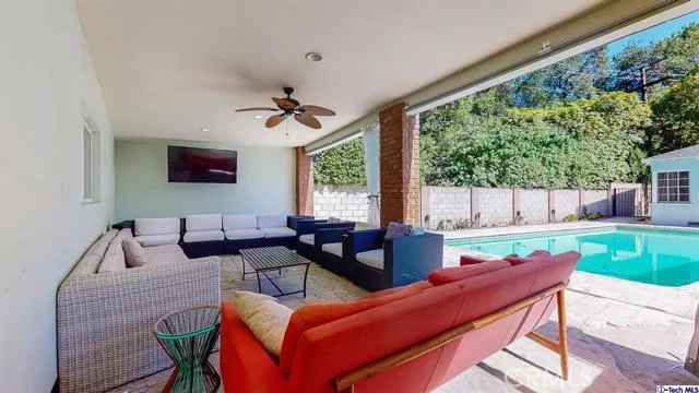1973 El Arbolita Drive, Glendale, California 91208