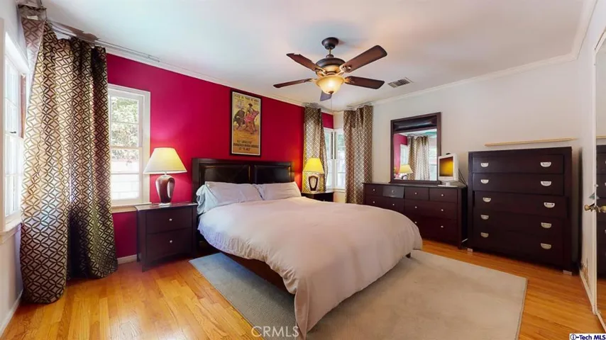 1973 El Arbolita Drive, Glendale, California 91208