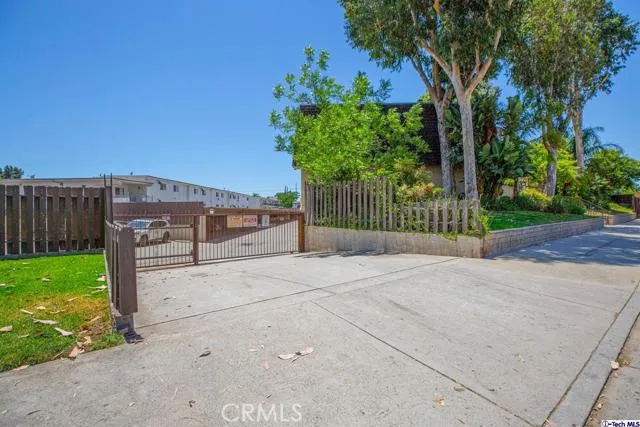 8641 Glenoaks Boulevard 229, Sun Valley, California 91352