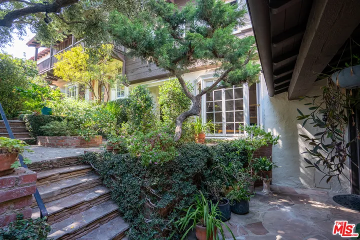 10966 Strathmore Drive 9, Los Angeles, California 90024