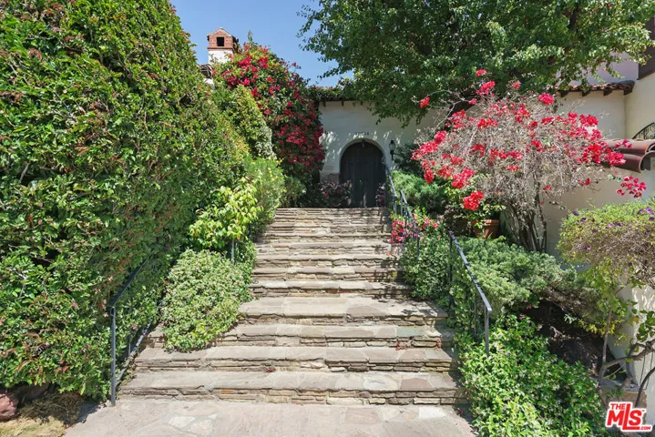 10966 Strathmore Drive 9, Los Angeles, California 90024