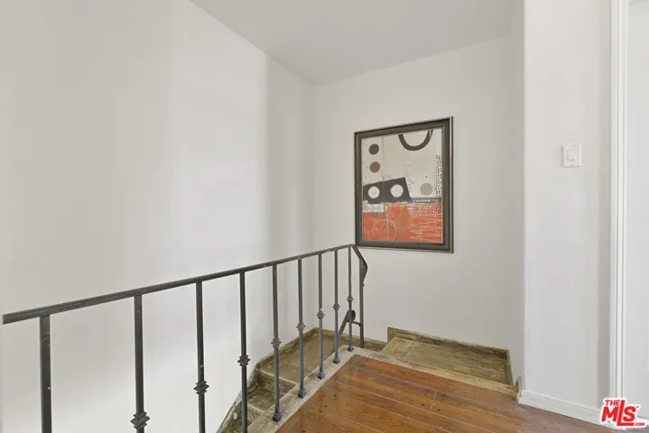 10966 Strathmore Drive 9, Los Angeles, California 90024