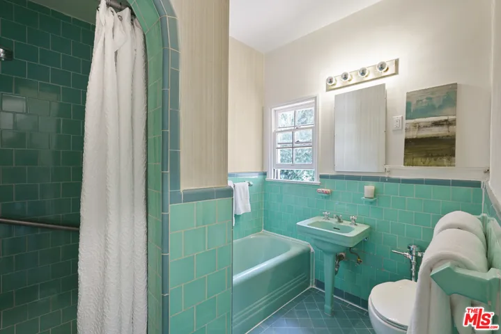 10966 Strathmore Drive 9, Los Angeles, California 90024
