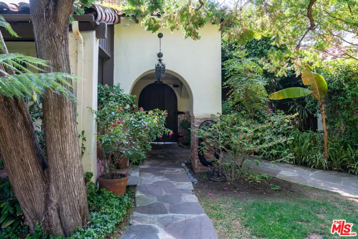 10966 Strathmore Drive 9, Los Angeles, California 90024