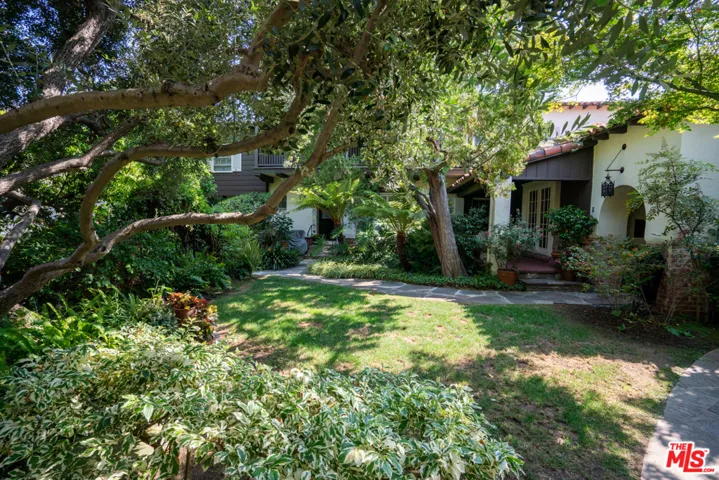 10966 Strathmore Drive 9, Los Angeles, California 90024