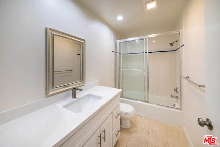 333 Westminster Avenue 104, Los Angeles, California 90020