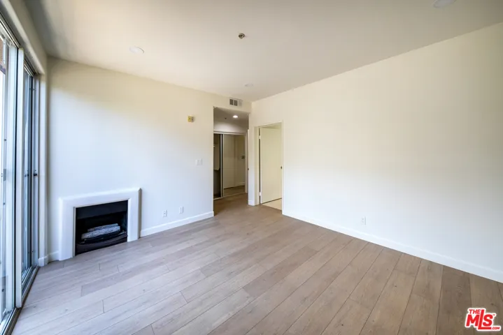 333 Westminster Avenue 104, Los Angeles, California 90020