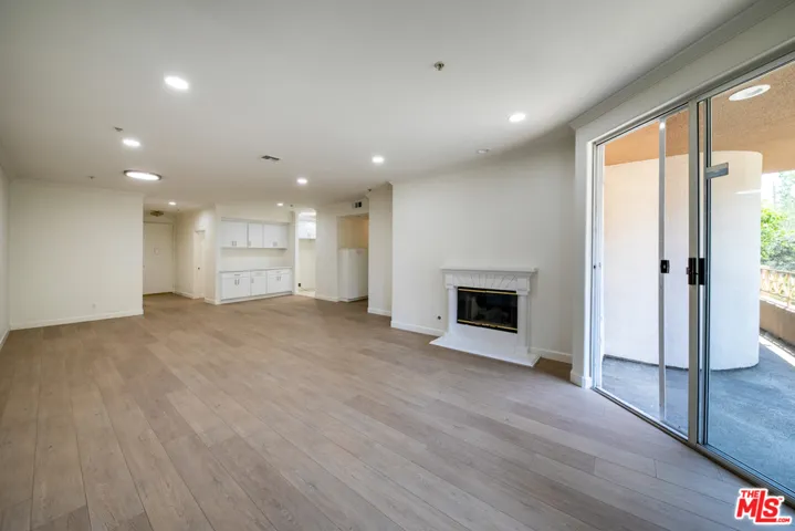 333 Westminster Avenue 104, Los Angeles, California 90020