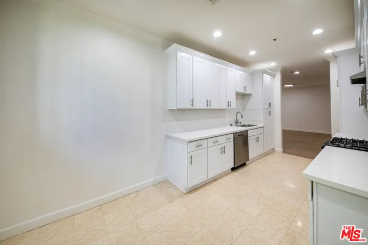 333 Westminster Avenue 104, Los Angeles, California 90020