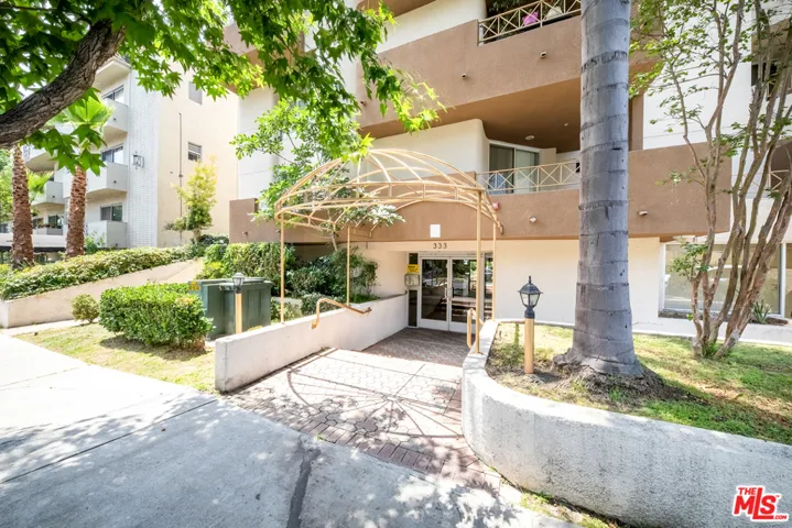 333 Westminster Avenue 104, Los Angeles, California 90020
