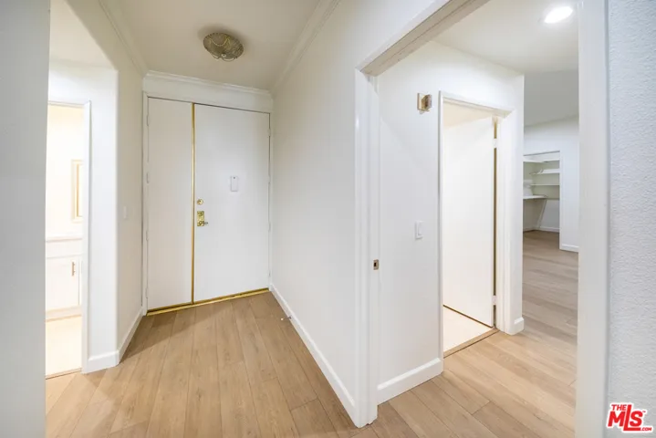 333 Westminster Avenue 104, Los Angeles, California 90020