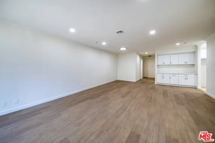333 Westminster Avenue 104, Los Angeles, California 90020