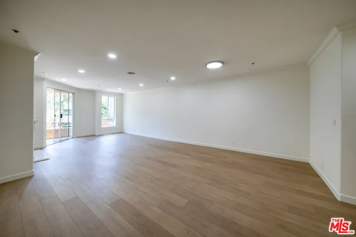 333 Westminster Avenue 104, Los Angeles, California 90020