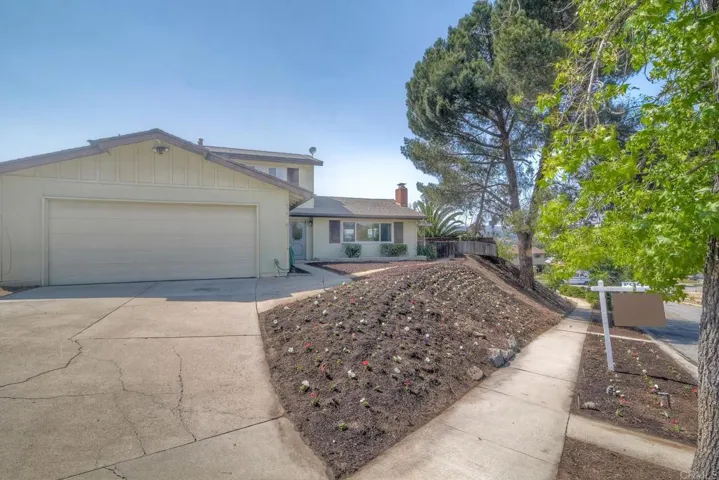 1870 Jeffrey Avenue, Escondido, California 92027