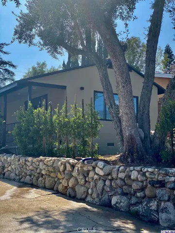 10619 Vanora Drive, Sunland, California 91040