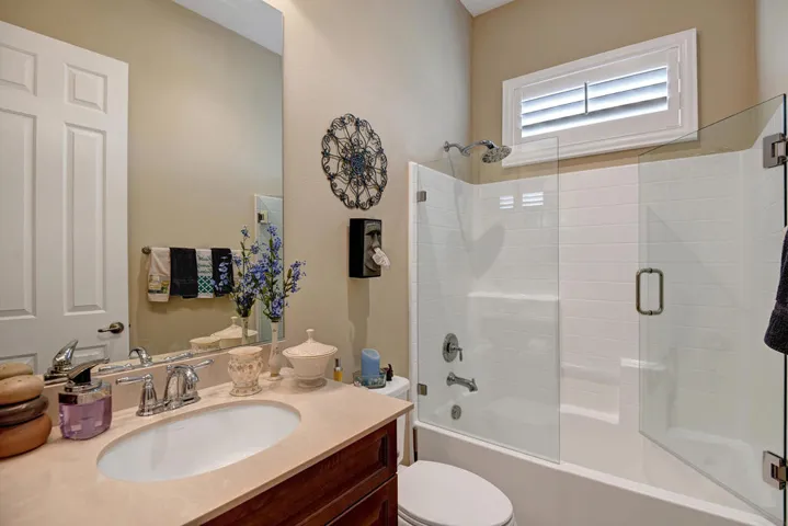 GUEST BATHROOM MLS