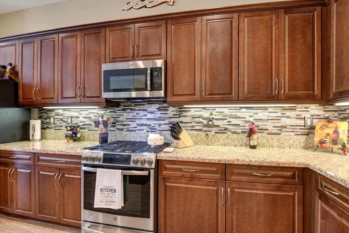 KITCHEN TIGHT MLS