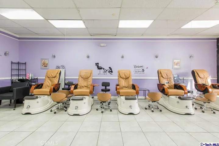 12508 Vanowen Street, North Hollywood, California 91605
