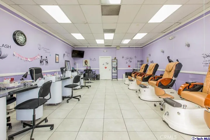 12508 Vanowen Street, North Hollywood, California 91605