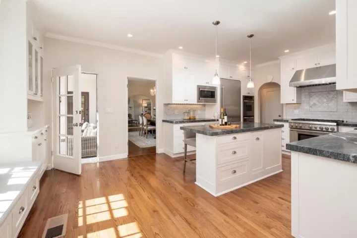 245 Chapin Lane, Burlingame, California 94010