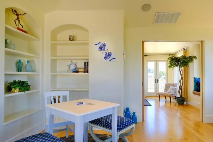 836 Jewell Avenue, Pacific Grove, California 93950