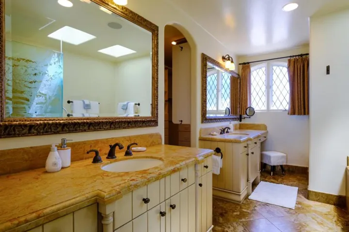 836 Jewell Avenue, Pacific Grove, California 93950