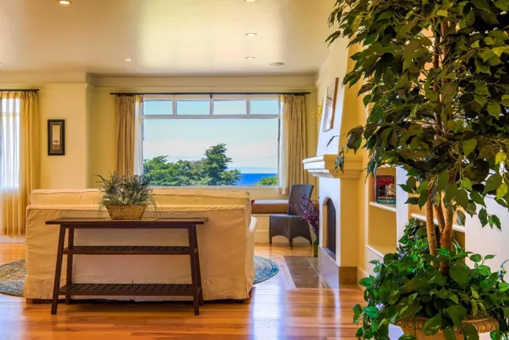 836 Jewell Avenue, Pacific Grove, California 93950