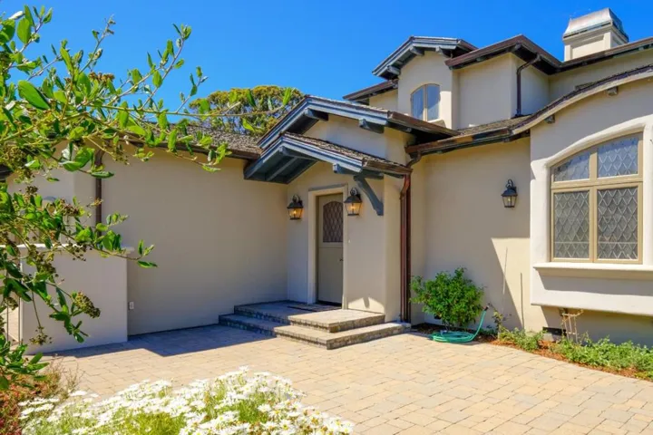 836 Jewell Avenue, Pacific Grove, California 93950