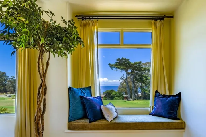836 Jewell Avenue, Pacific Grove, California 93950