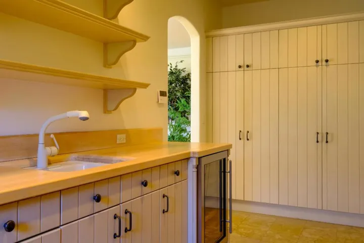 836 Jewell Avenue, Pacific Grove, California 93950