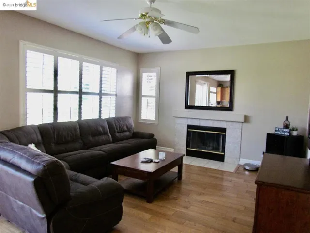 1554 Autumn Valley Way, Brentwood, California 94513