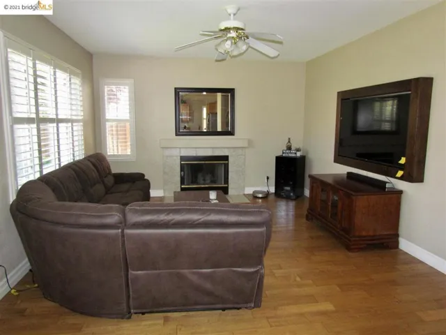 1554 Autumn Valley Way, Brentwood, California 94513