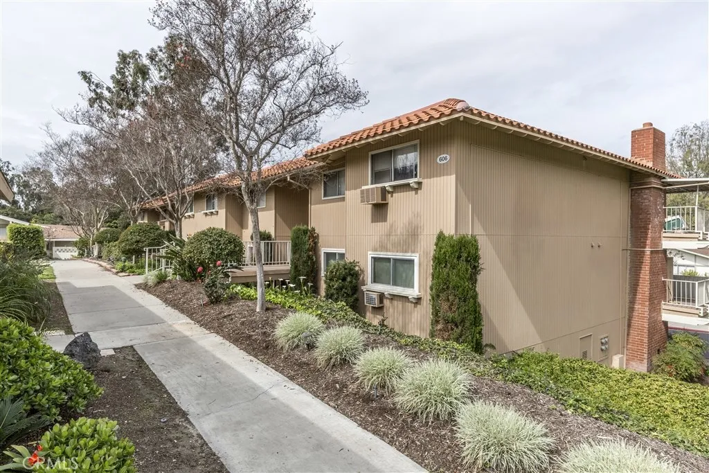 606 Ave Sevilla C, Laguna Woods, California 92637, 2 Bedrooms Bedrooms, ,2 BathroomsBathrooms,Residential Lease,For Rent,AVE SEVILLA,OC21141425