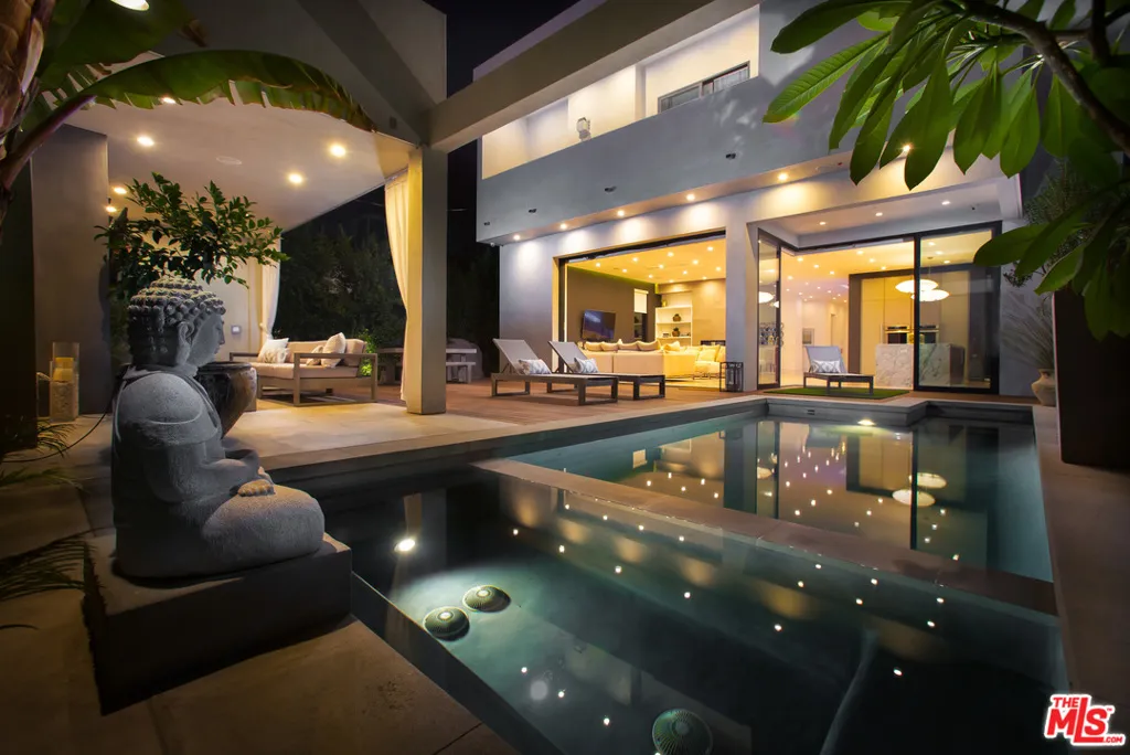 307 S Sycamore Avenue, Los Angeles, California 90036, 5 Bedrooms Bedrooms, ,6 BathroomsBathrooms,Residential Lease,For Rent,Sycamore,21752044