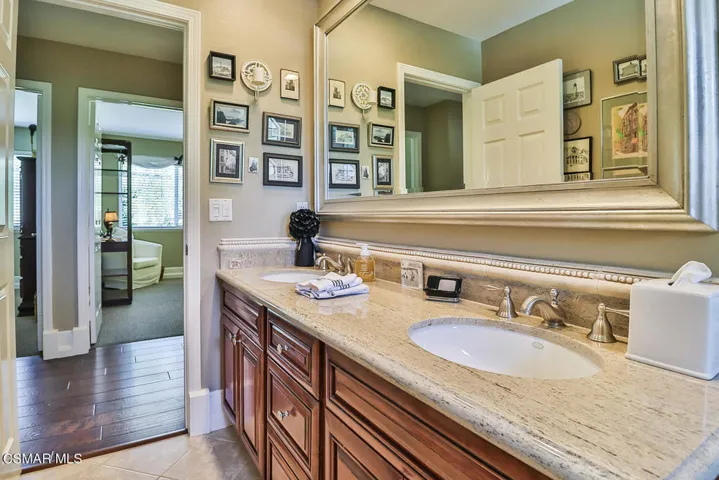 lLaundry and Hall Bath4