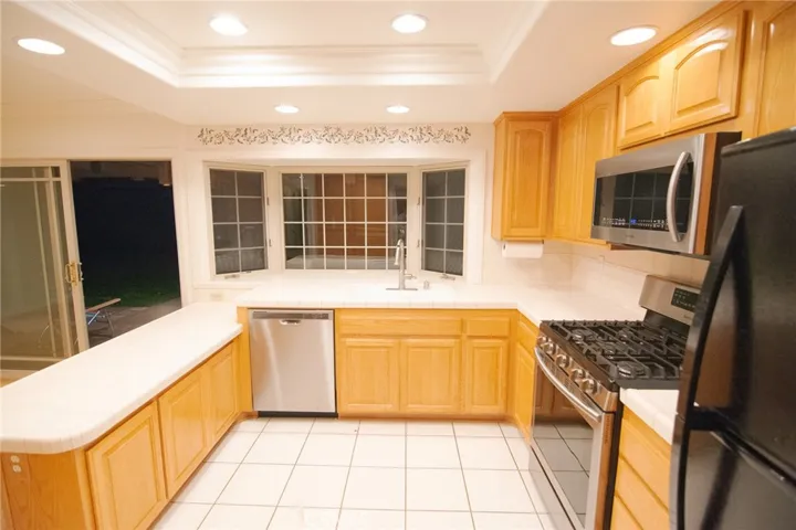 6 Saratoga, Irvine, California 92620