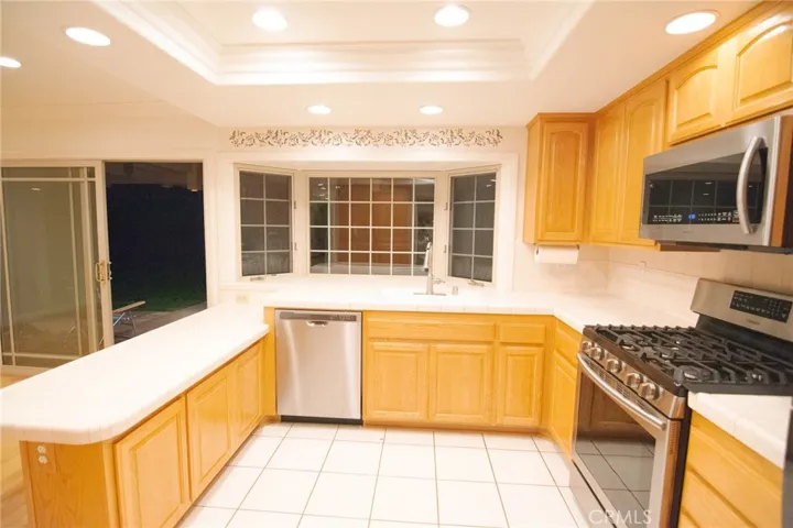 6 Saratoga, Irvine, California 92620