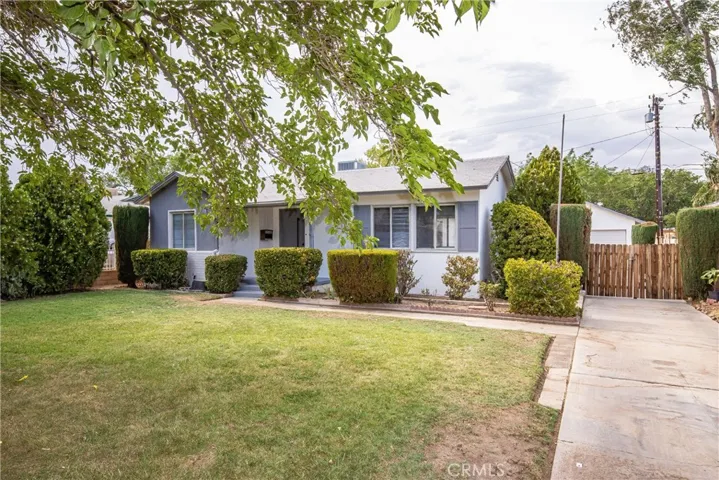 1415 W Ivyton Street, Lancaster, California 93534