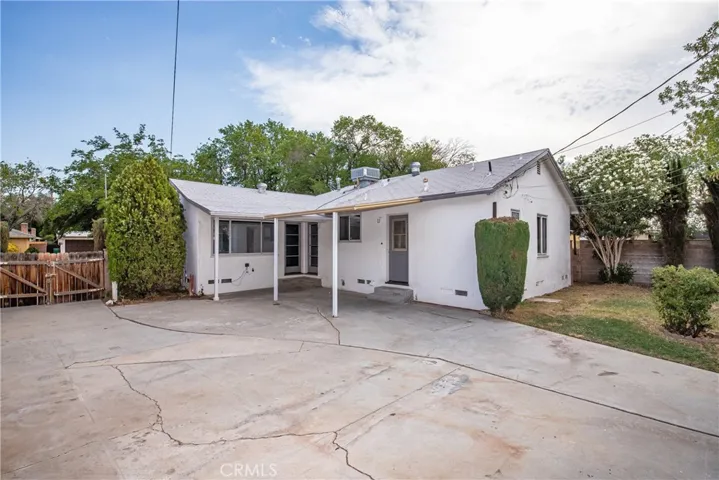 1415 W Ivyton Street, Lancaster, California 93534