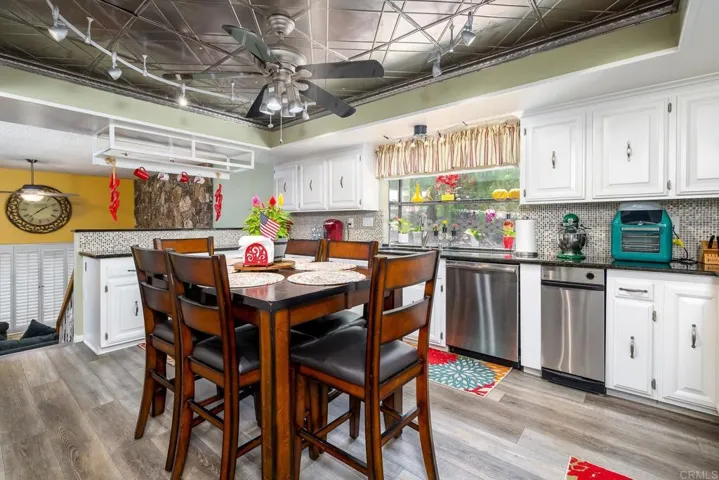 15426 Vista Vicente Drive, Ramona, California 92065