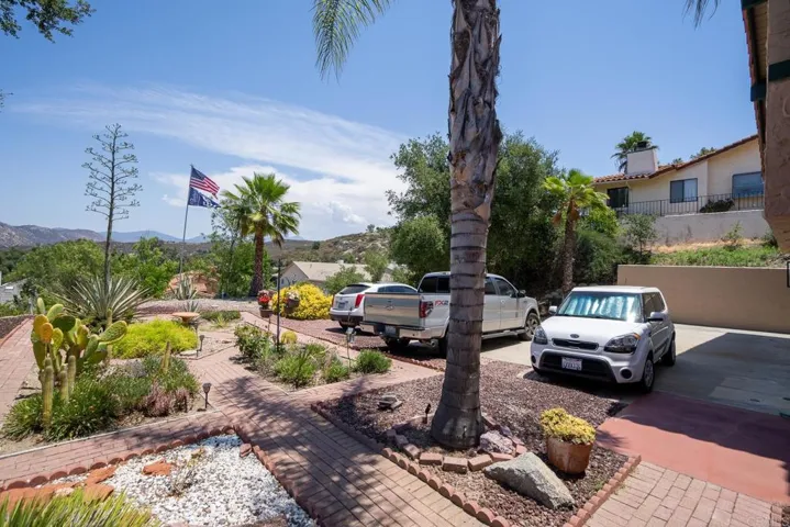 15426 Vista Vicente Drive, Ramona, California 92065