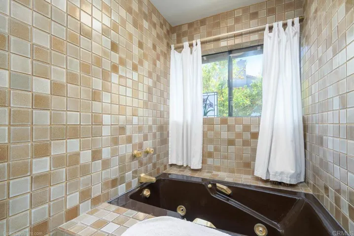 15426 Vista Vicente Drive, Ramona, California 92065