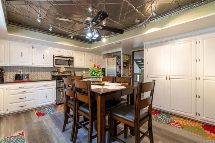 15426 Vista Vicente Drive, Ramona, California 92065