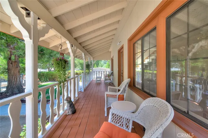 299 Nob Place, Crestline, California 92325