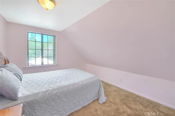 299 Nob Place, Crestline, California 92325