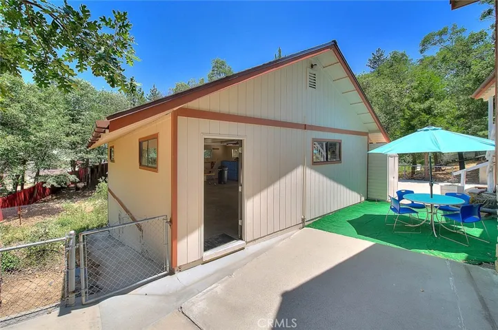299 Nob Place, Crestline, California 92325