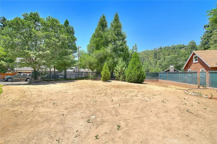 299 Nob Place, Crestline, California 92325