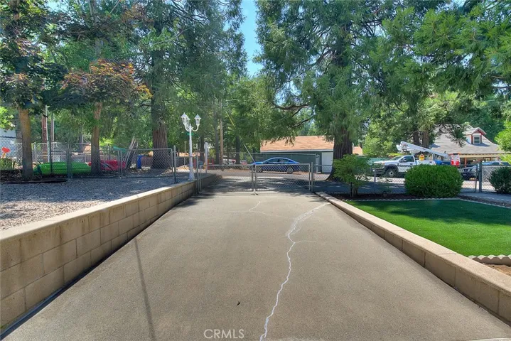 299 Nob Place, Crestline, California 92325
