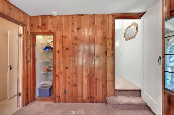 299 Nob Place, Crestline, California 92325