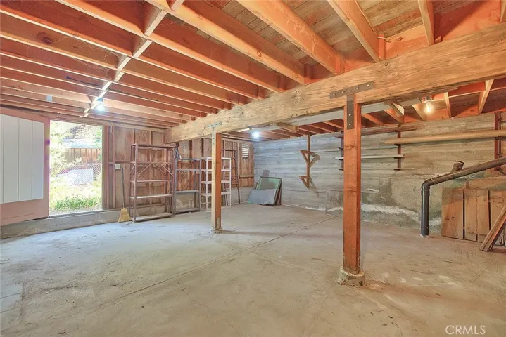 299 Nob Place, Crestline, California 92325